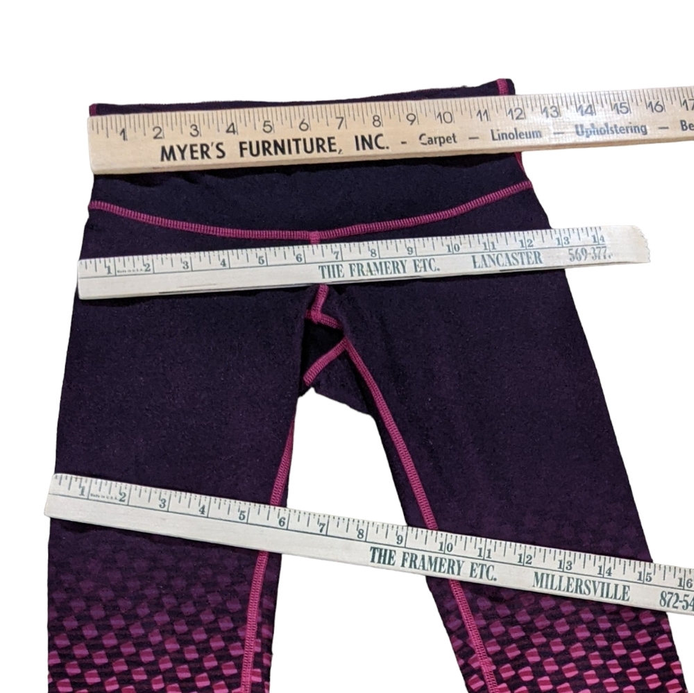 Lululemon Workout Leggings Size 2 - Picture 4 of 9